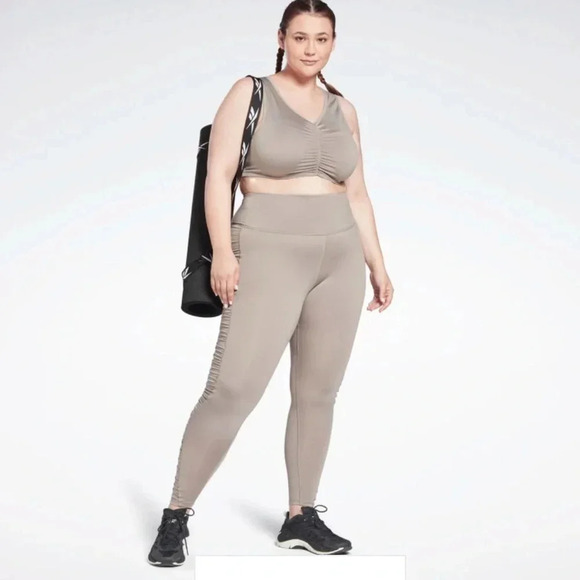 Reebok Studio Ruched Cropped Tank Top (Plus Size) 4X - Picture 2 of 6